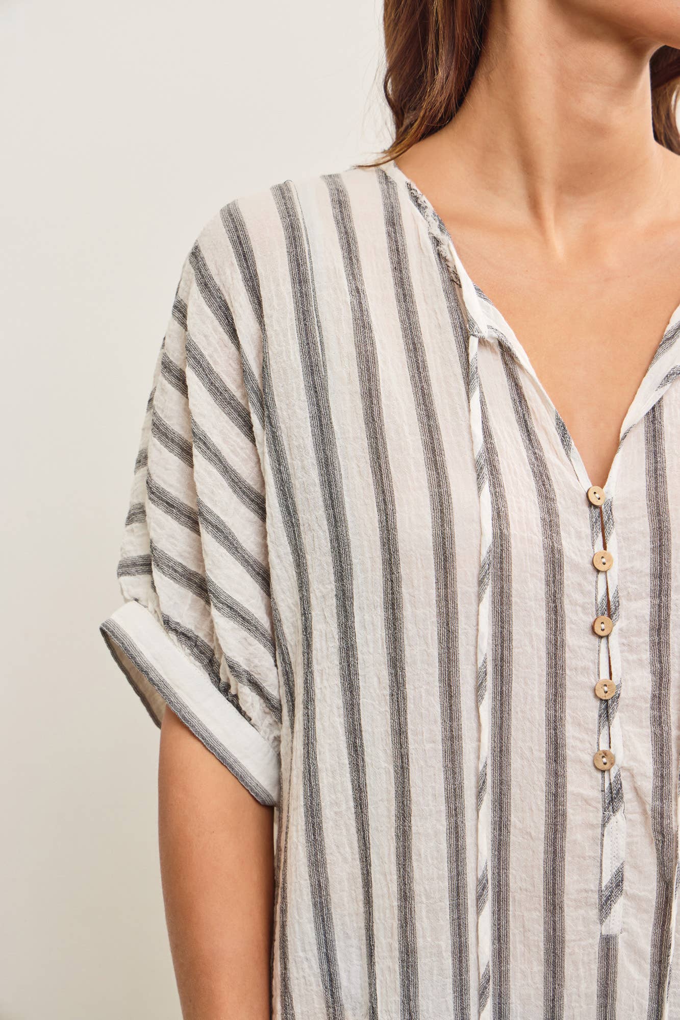 FRONT BUTTON CLOSURE WITH TIED TUNIC DRESS