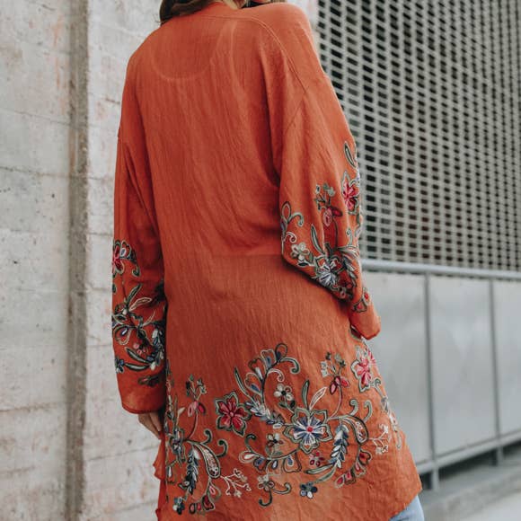 Chic Full-Length Flower Kimono - Versatile Layering Piece 🌼