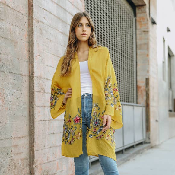 Chic Full-Length Flower Kimono - Versatile Layering Piece 🌼