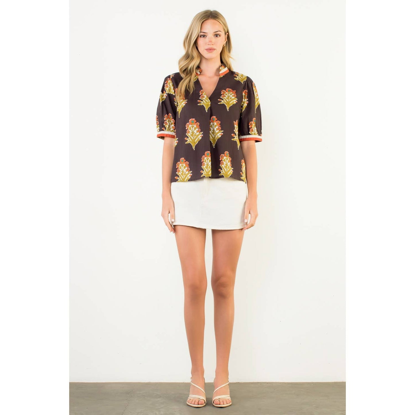 Short Sleeve Floral Detailed Top