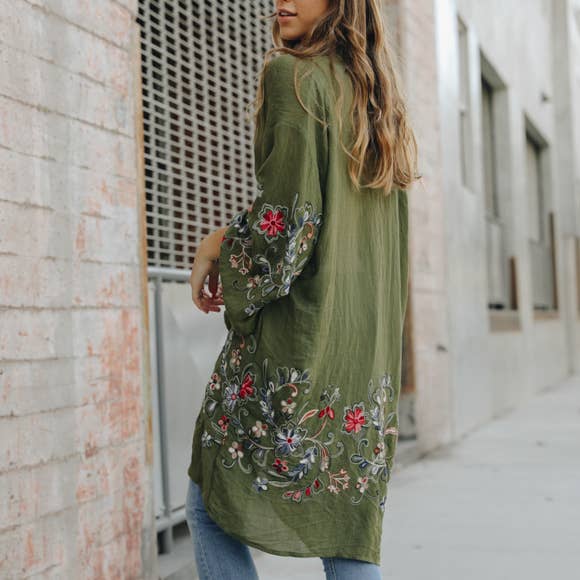 Chic Full-Length Flower Kimono - Versatile Layering Piece 🌼