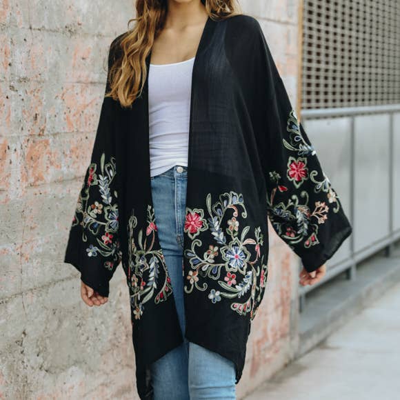 Chic Full-Length Flower Kimono - Versatile Layering Piece 🌼
