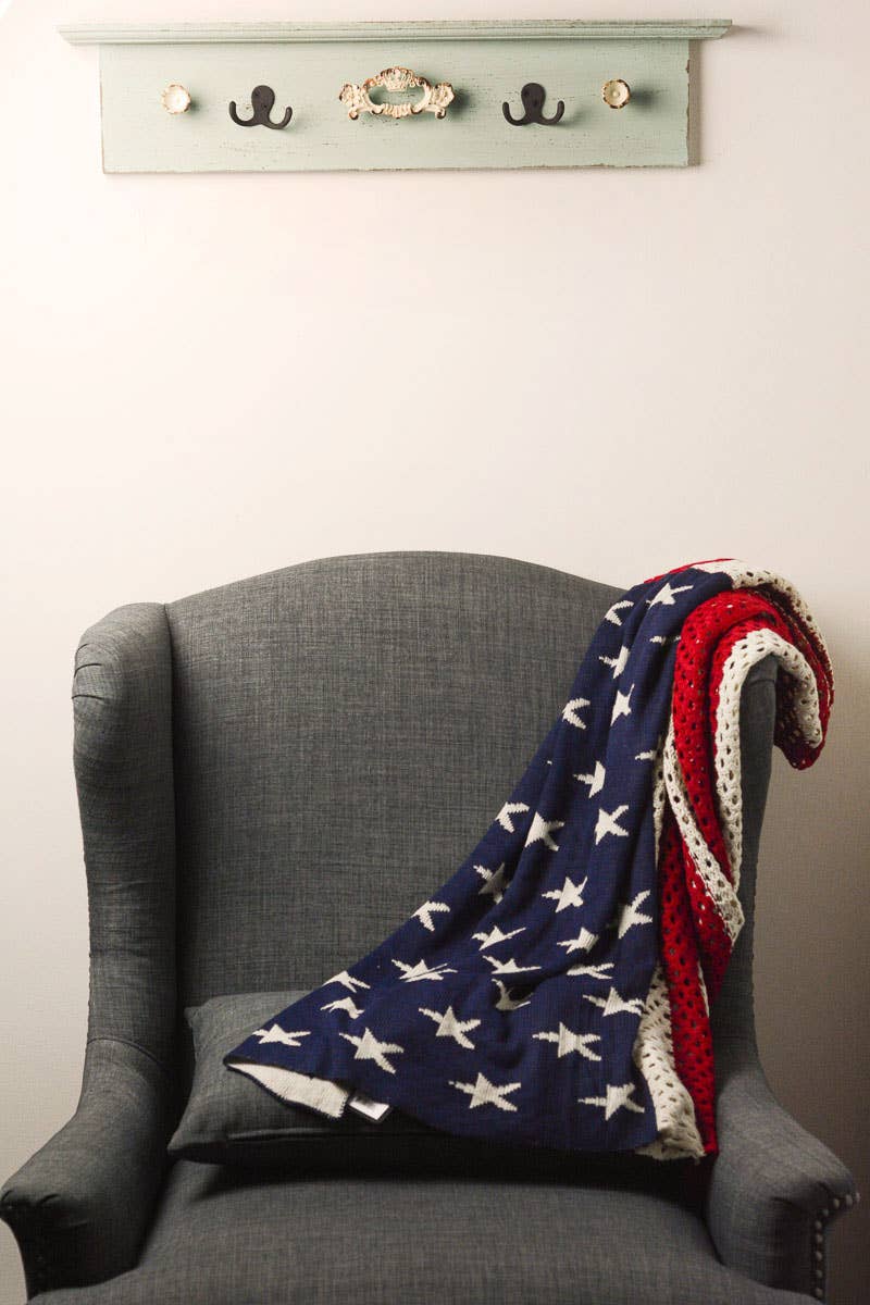 Netted Oversized American Flag Knit Blanket Scarf 🇺🇸