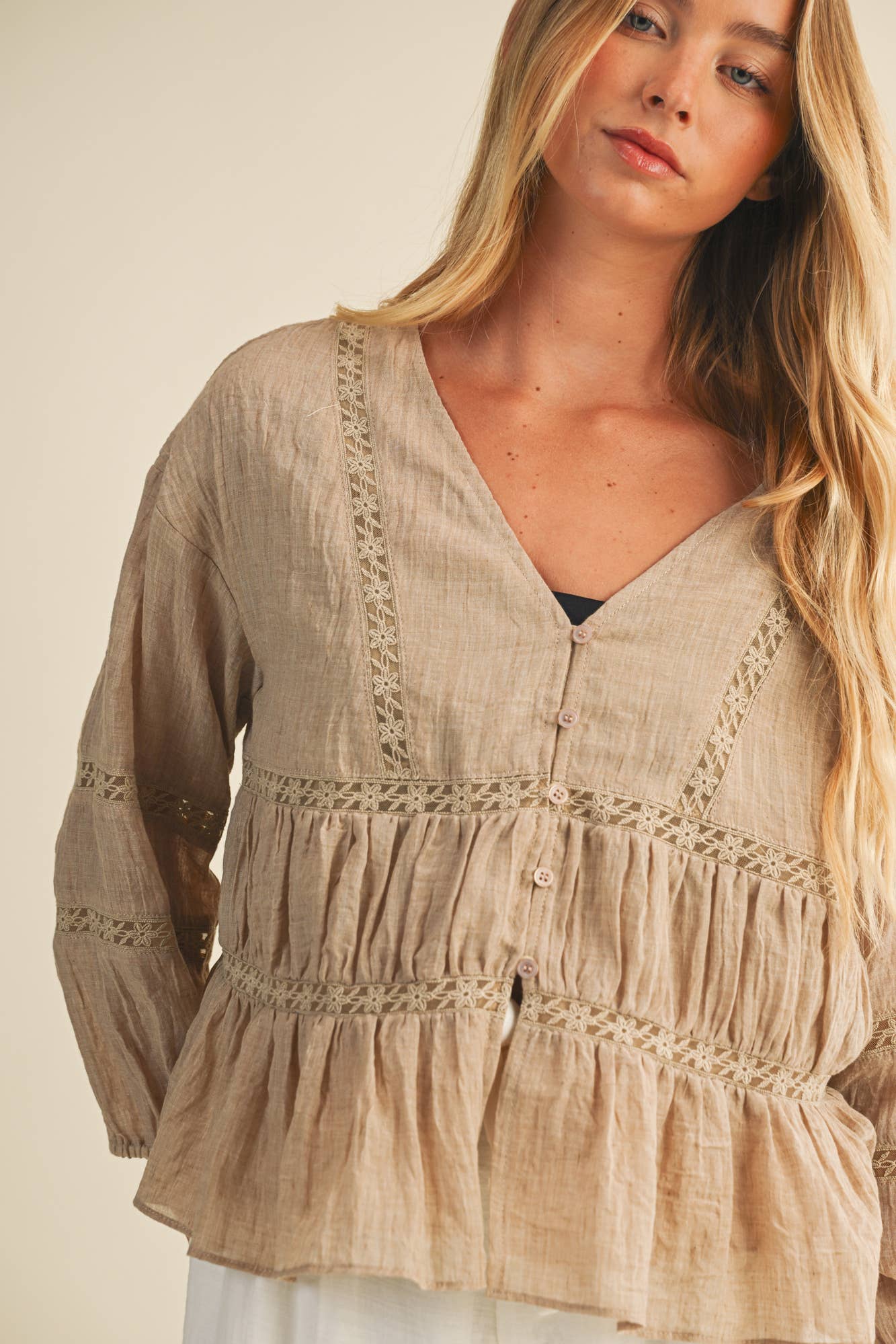 V RUFFLE NECK BLOUSE