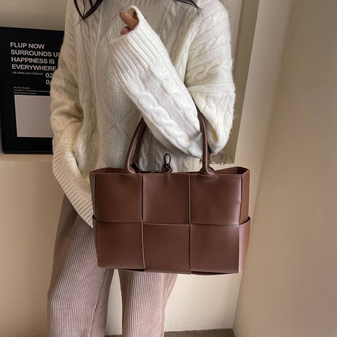 Versatile Woven Large-Capacity Niche Shoulder Bag