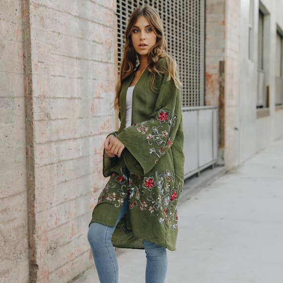 Chic Full-Length Flower Kimono - Versatile Layering Piece 🌼