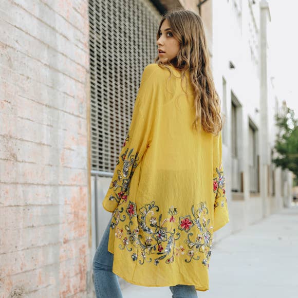 Chic Full-Length Flower Kimono - Versatile Layering Piece 🌼
