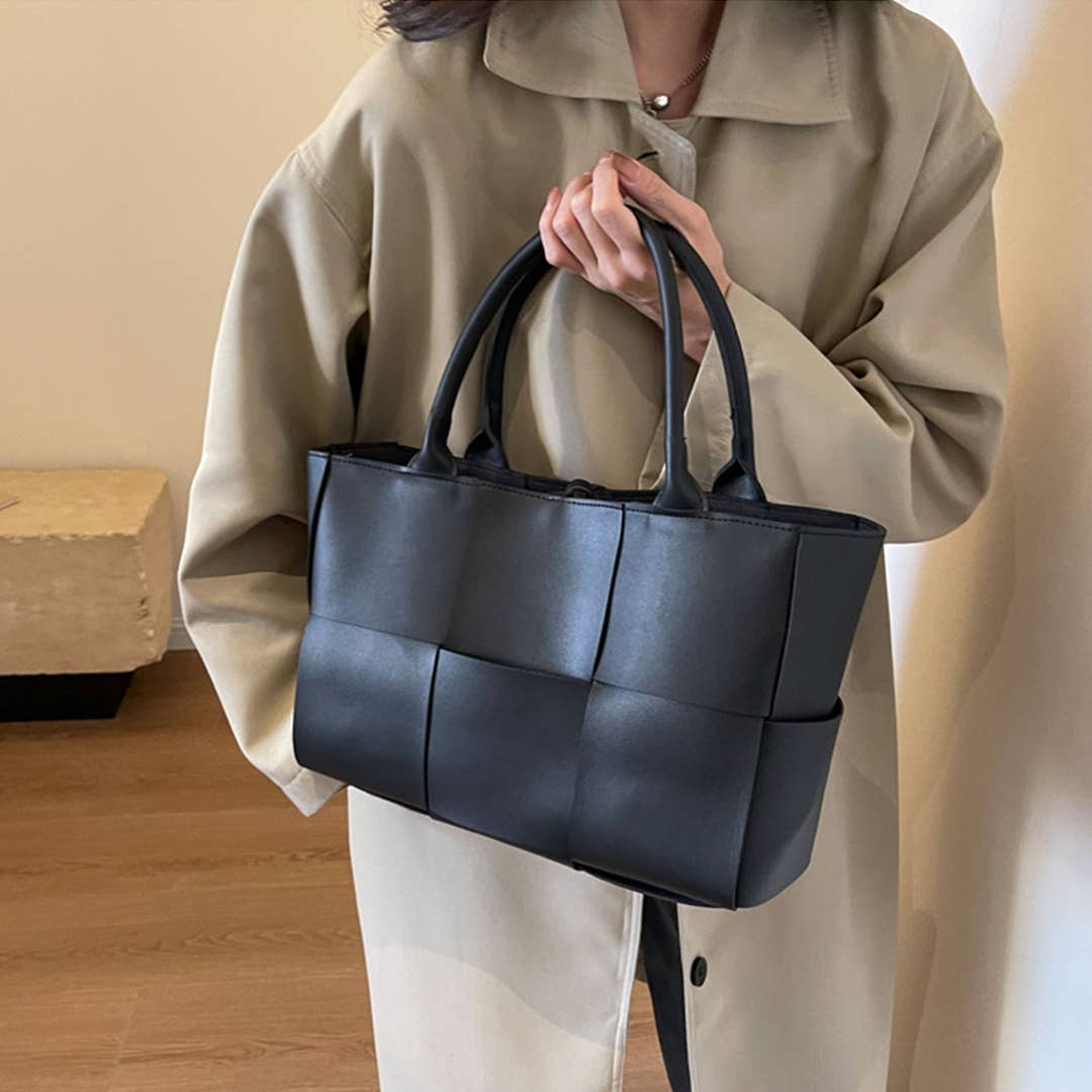 Versatile Woven Large-Capacity Niche Shoulder Bag