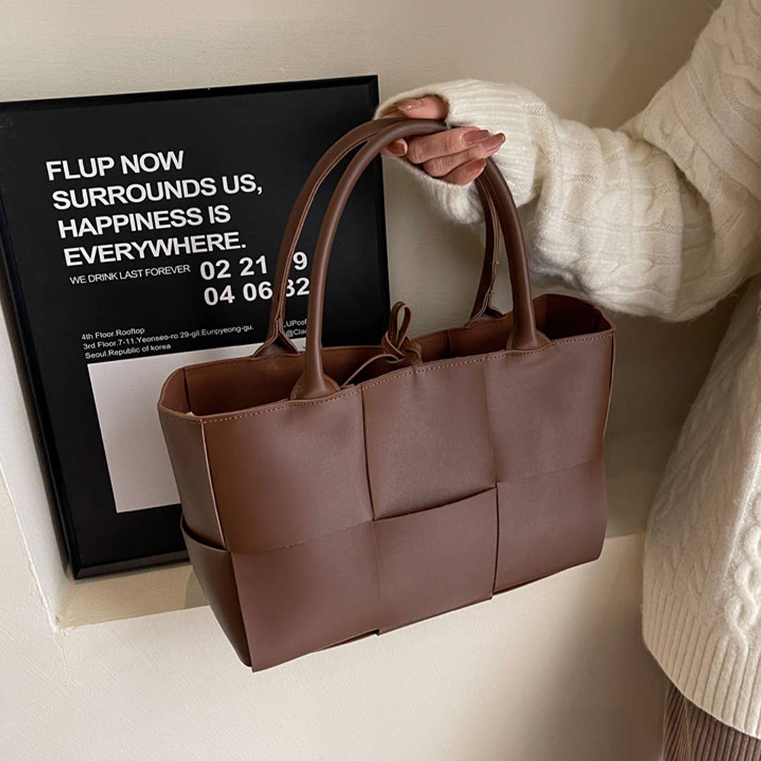 Versatile Woven Large-Capacity Niche Shoulder Bag