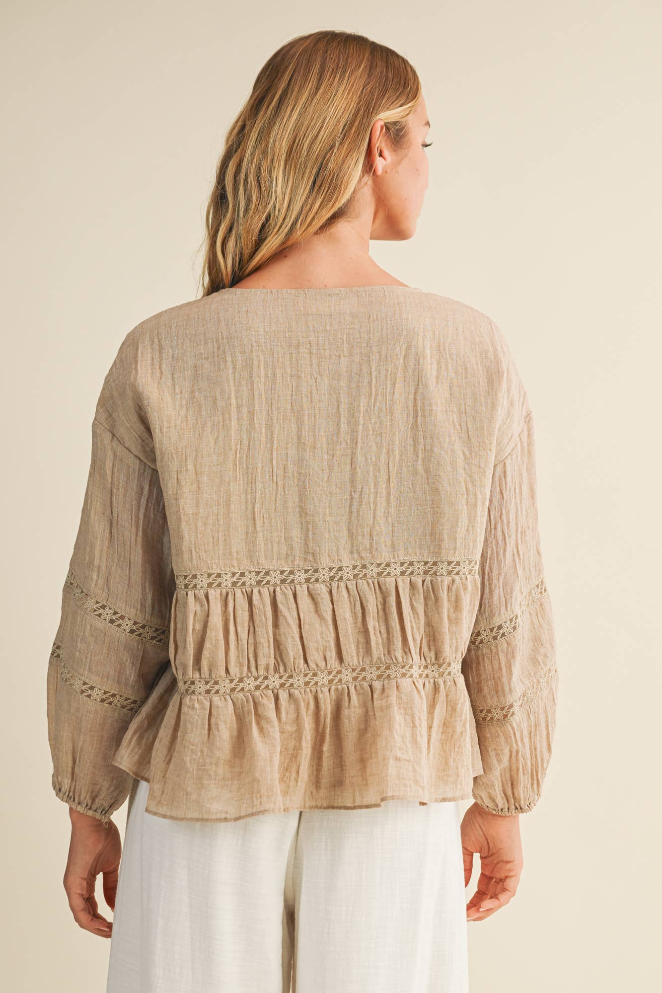 V RUFFLE NECK BLOUSE